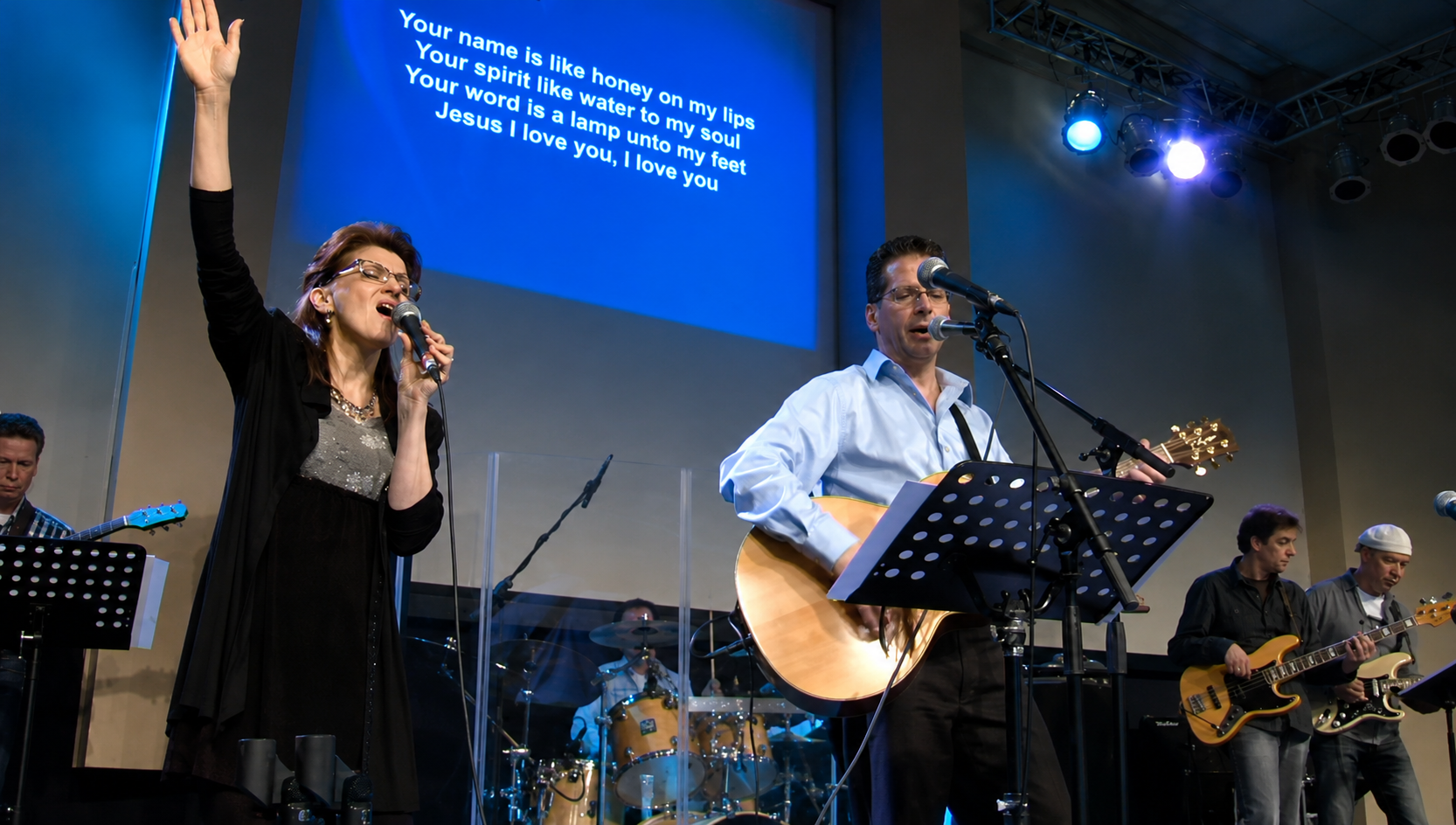 Heart of Worship 2012 — aanbidding in Aalsmeer